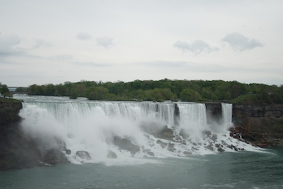 Niagara Falls || Nikon D200 | Nikkor 35mm f/2D | 1/6400s | f2 | ISO100